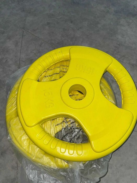 Discuri din fier cauciucat olimpic cu grip 30Kg 50/51mm  ( 2x15kg )