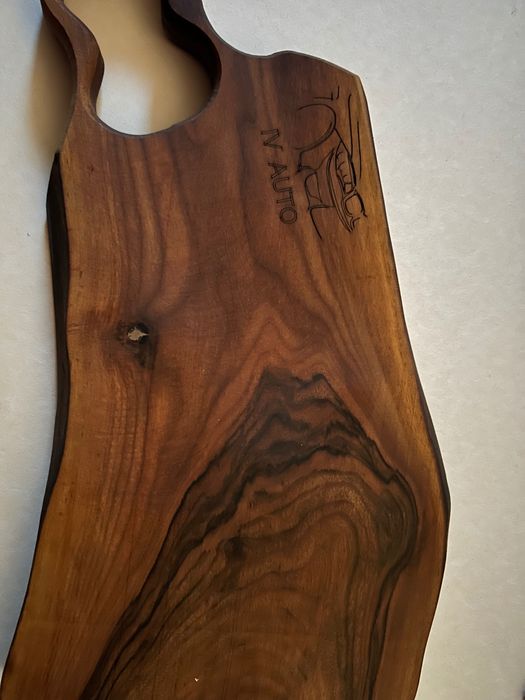 Лазарно гравирани дъски за мезета от орех