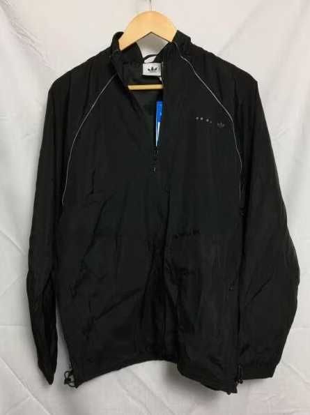 яке Adidas чисто ново