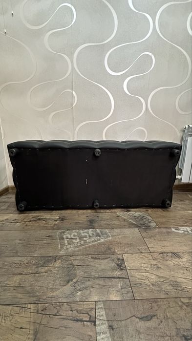 Пуфик с нишей для хранения