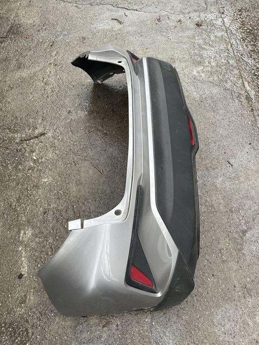 Задна броня Тойота Ц-ХР (zadna bronq toyota c-hr)