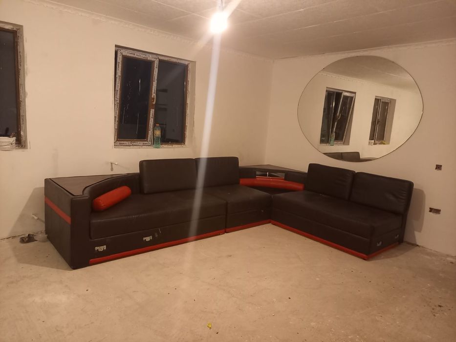 Colțar in formă de U plus masa din sticla