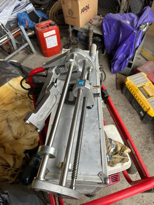 Dispozitiv razuire teava friatec 710