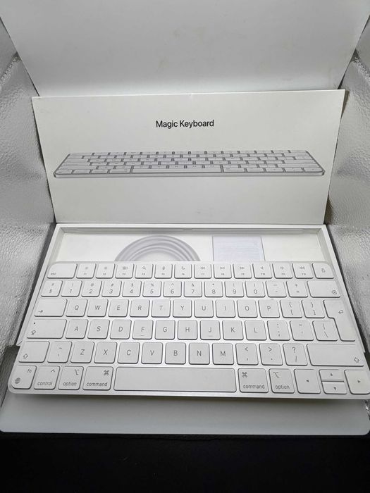 Apple Magic Keyboard alb, la cutie, cablu USB-C