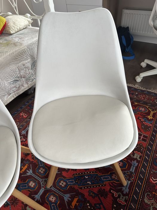 Продам  кухонные стулья