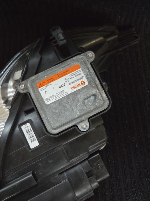 Ляв ксенонов фар Led дневна  Ford Focus III MK3  Форд Фокус  МК3 Bi-Xenon
