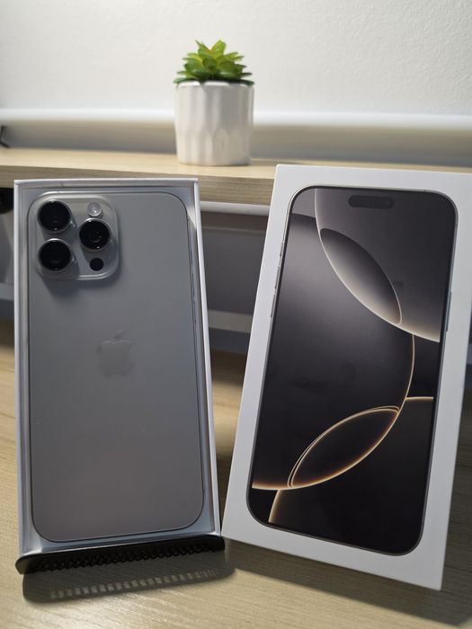 iPhone 16 Pro Max 256GB – Natural Titanium