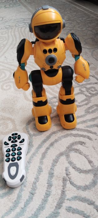 Робот игрушка говорящий