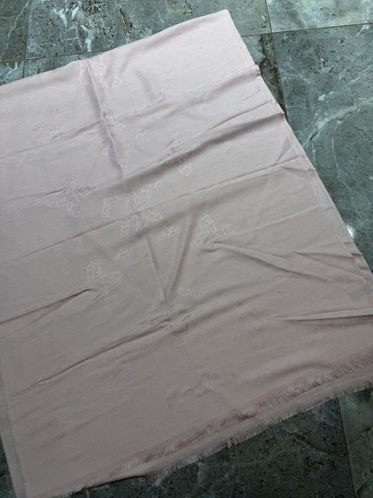 Шалове на Louis Vuitton