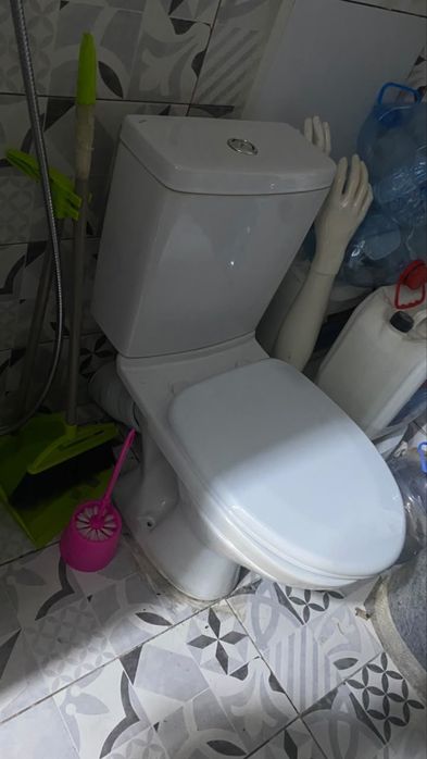 Унитаз напольный с бачком