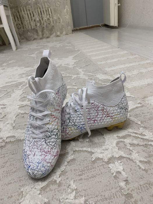 Бутсы белый