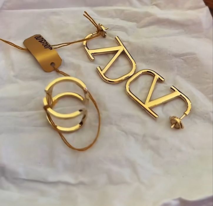 Продам валентино литое золото