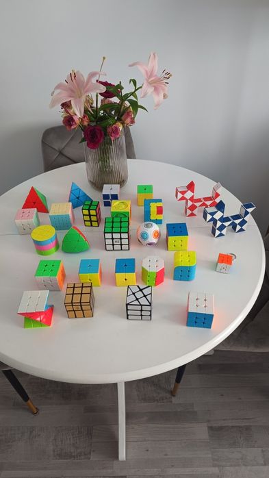 Cuburi Rubik diverse modele (preț per bucata)