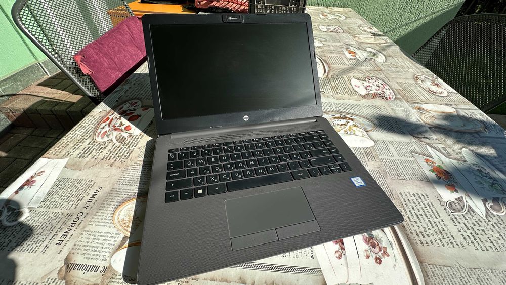Laptop HP 240 G7