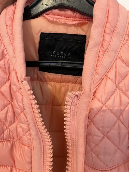 Розовая куртка Guess