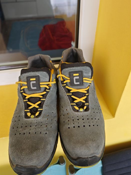 Bocanci de lucru cu bombeu Cerva