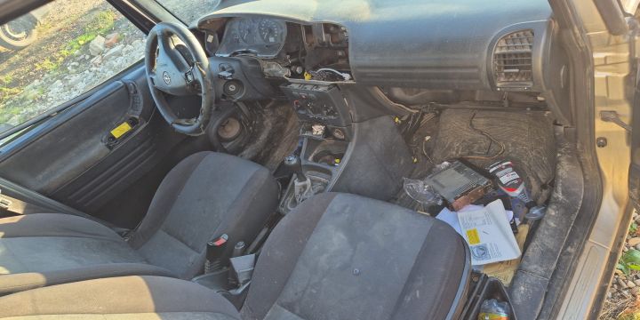 Alternator 0124415005 Opel Zafira A