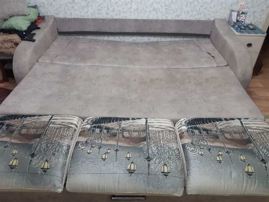 Продам диван в хорошем состоянии
