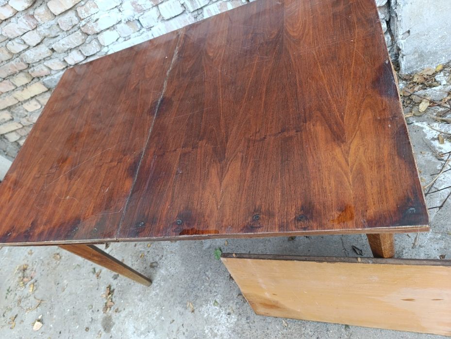 Срочно!Скидка!Раскладной деревянный лакированный стол