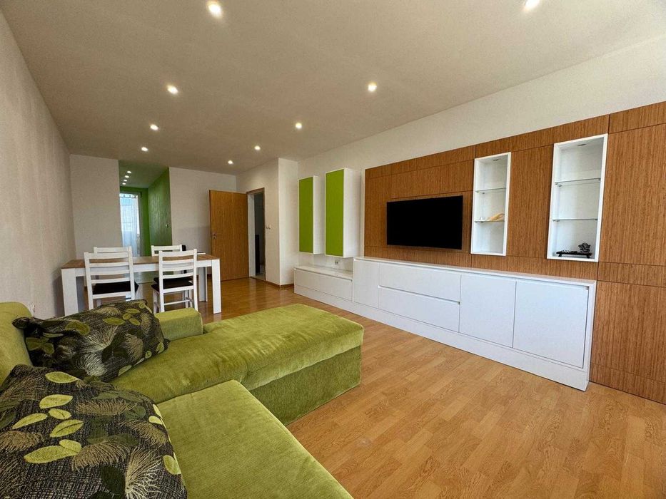 Дава се под наем Тристаен апартамент в Велико Търново, Център - 100 кв.м за 408 € - Снимка #2