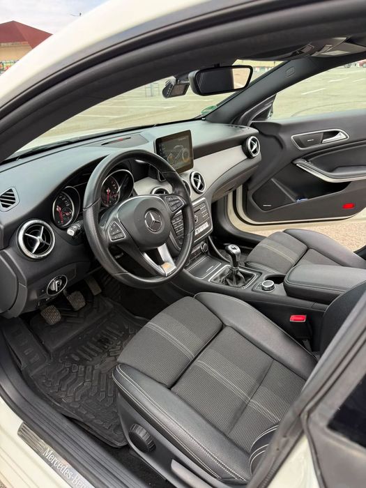 Mercedes-Benz CLA 180 CLA 180 | 2016 | 145.000 km | PANORAMIC | CARPLAY | LED |