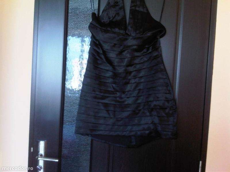 Vand rochie dama eleganta cu eticheta 150 ron