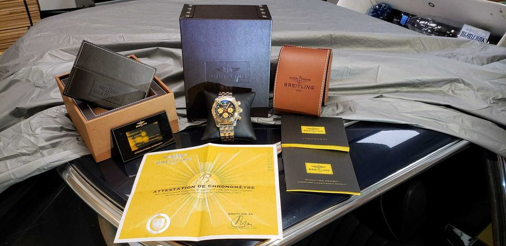 Breitling Chronomat 44 CB0110 Black Dial Bi-Tone Aur & Otel