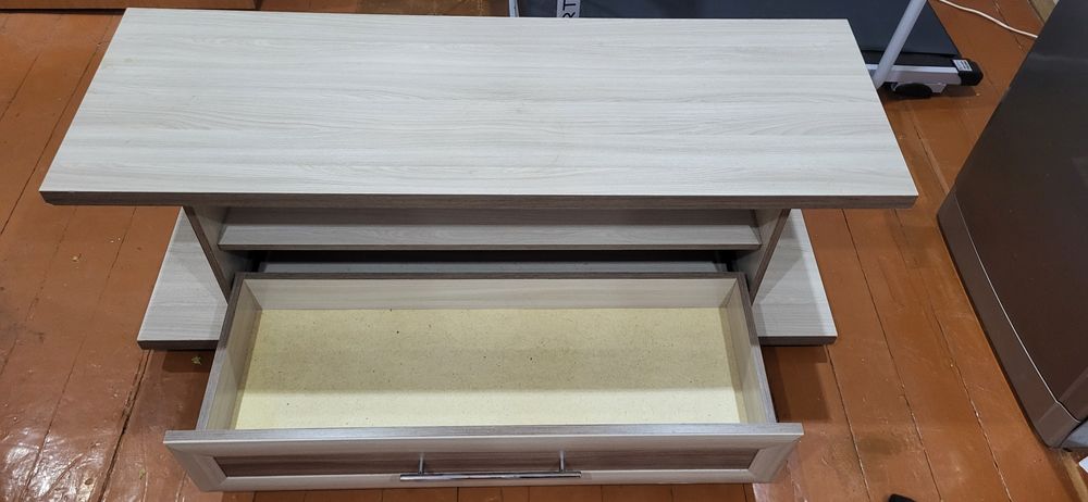 Тумбочка под телевизор