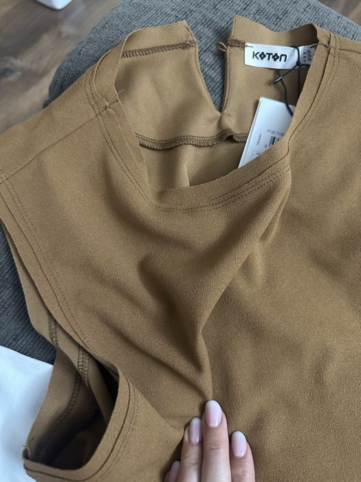 Bluza maro cu accesoriu auriu in talie Superba tricou dama maro