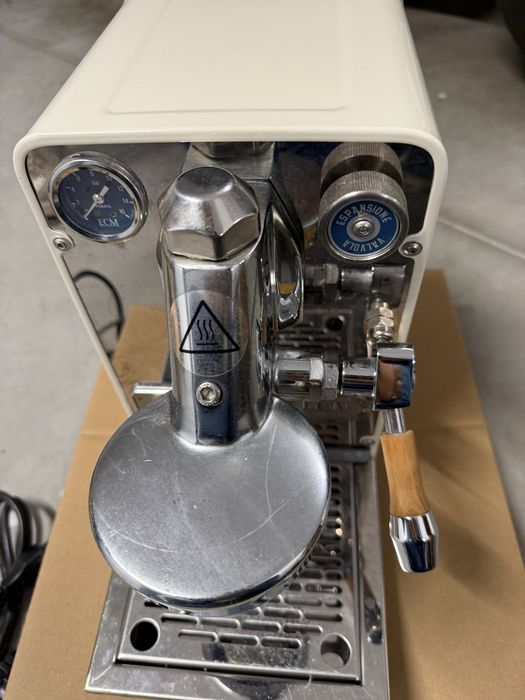 Ecm Puristika Cream Espresso Machine еспресо машина за кафе на зърна