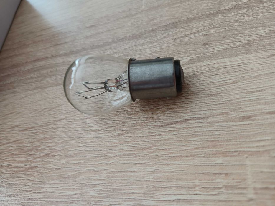 Крушка стоп габарит 12V,крушки за мигачи 12V,букса, фасунга за крушки,букси