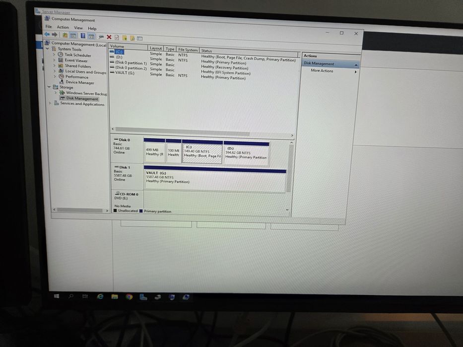 Server DELL T440 1 CPU x Intel Xeon Silver 4112 2.6 GHz 16 GB RAM DDR4