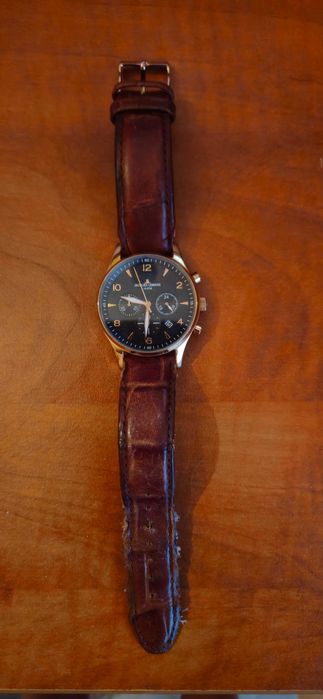 Продавам часовник JACQUES LEMANS 10 ATM