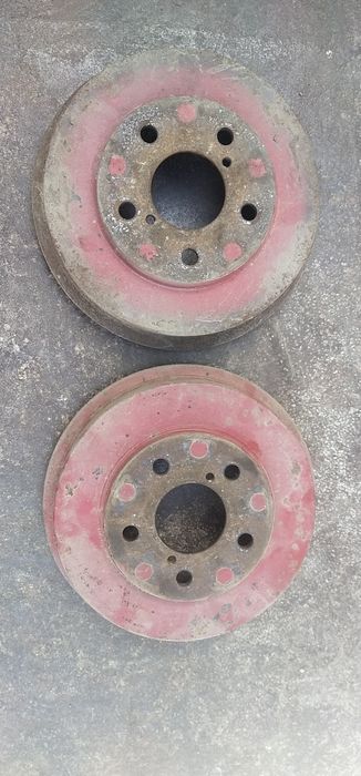 Продам задние тормозные барабаны Субару