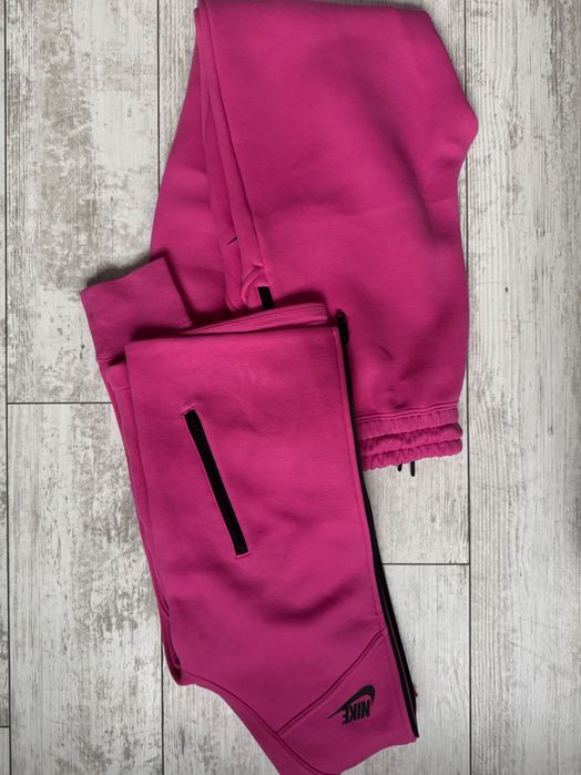 Спортни дрехи Nike