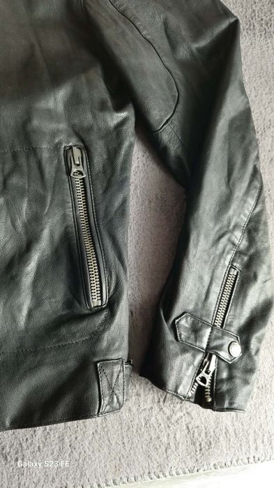 Мъжко кожено яке (М) 80€