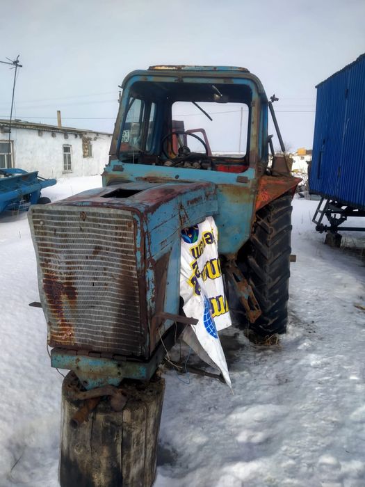 Трактор МТЗ 80 на разбор