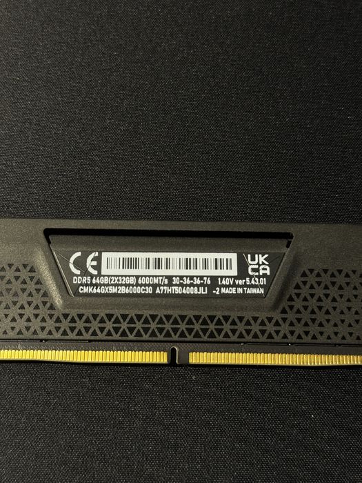 Vând kit RAM Corsair Vengeance DDR5 64GB (2x32GB) 6000MHz CL30 XMP