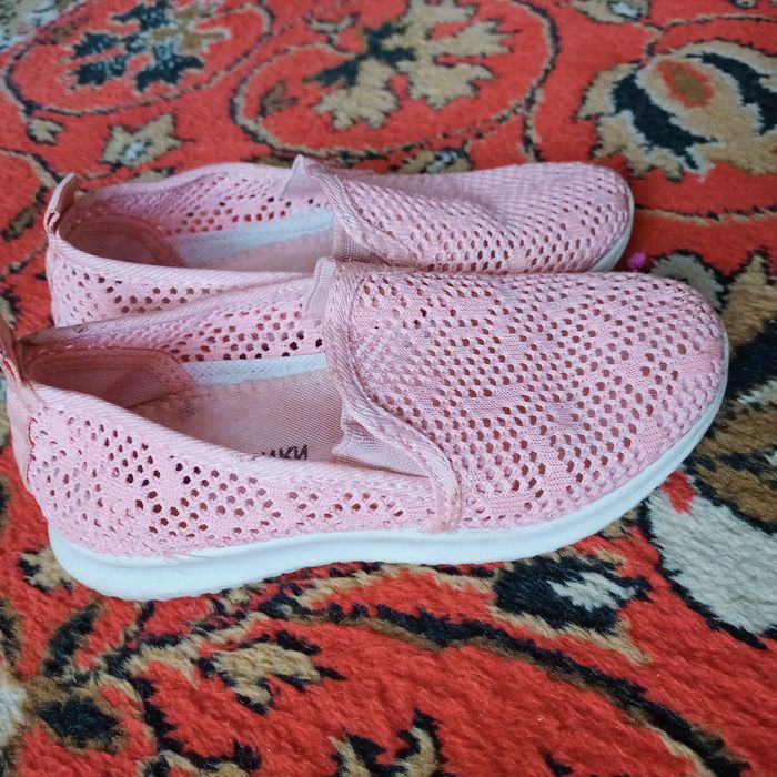 Продам сандалии,красовки