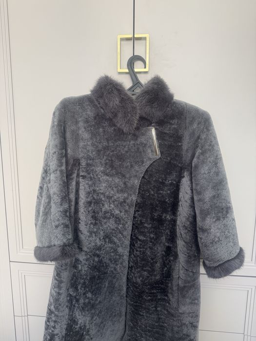 Шубу  из мутона с норкой,размер 44-46, рукава 7-8