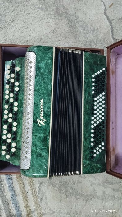 Баян сатылады 3 қатар