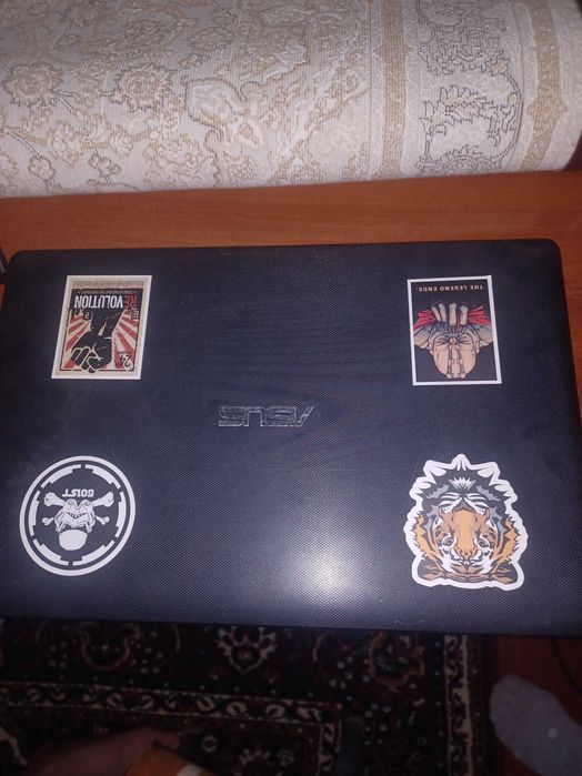 ASUS X550LDV оперативная память: 8Гб, SSD: 128 Гб, HDD: 512Гб