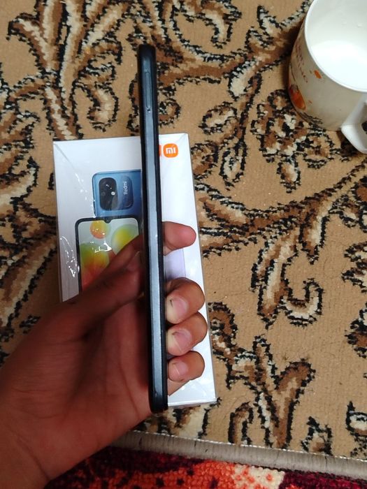 Ideal holatda kar san 8/128 redmi 12c