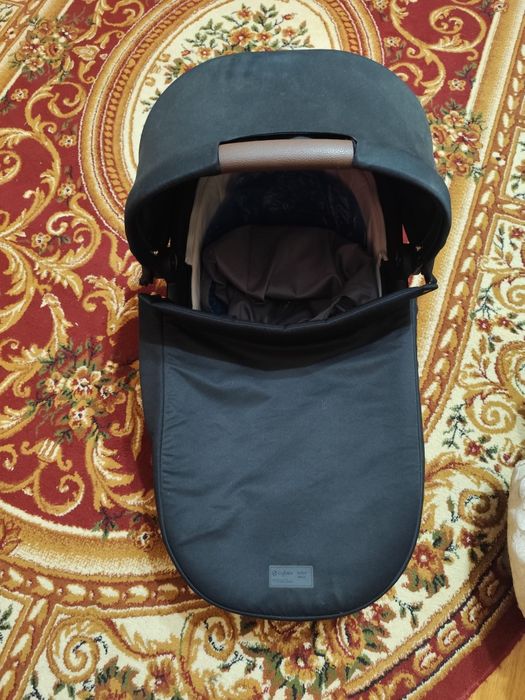 Cărucior sport ultrausor Cybex Melio Gold  Carbon 2 in 1  - Stare foarte bună