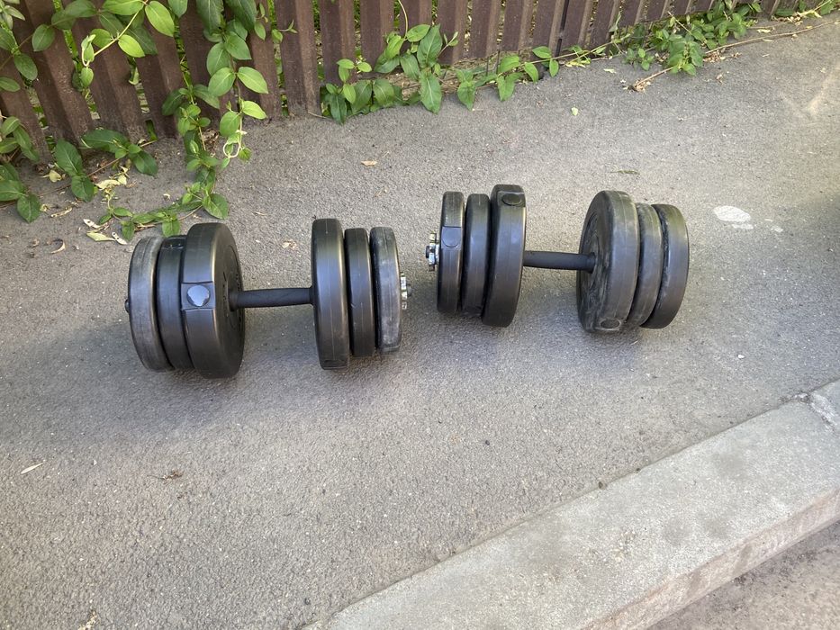 Gantere reglabile set 42 kg. 21 kg+21 k=42 kg noi pret promo 350 ron