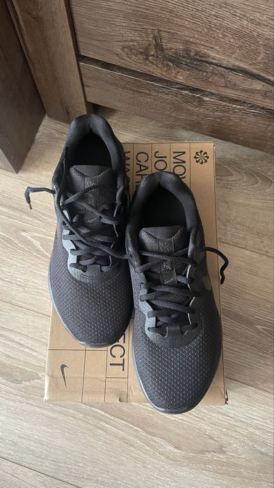 Дамски маратонки NIKE REVOLUTION 6 NN