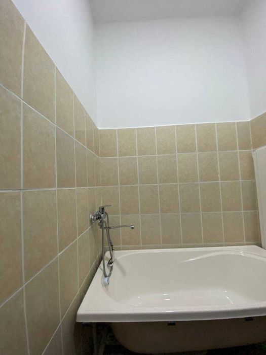 Продается 2-комнатная квартира, массив Феруза-3, ор-р Gloria medical