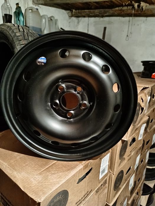 Штампованные железные диски R16 на Хюндай Кия