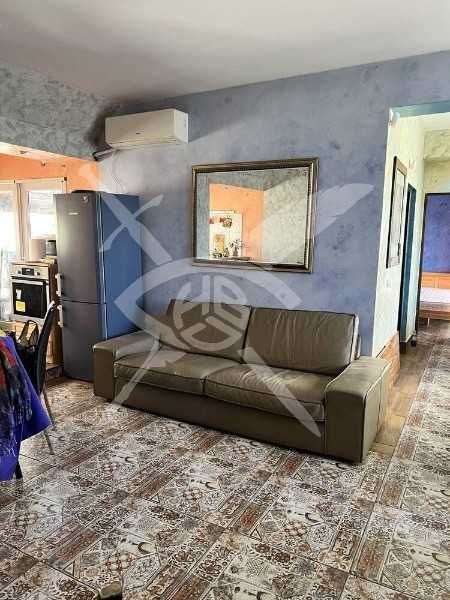 Продава се Тристаен апартамент в Бургас, Възраждане - 125 кв.м за 2008 €/кв.м - Снимка #4