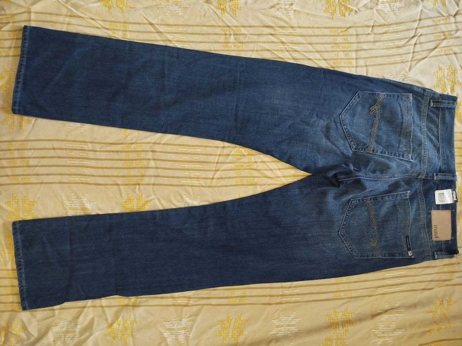 Продаю новые качественные  турецкие джинсы фирма MAVI звоните смело